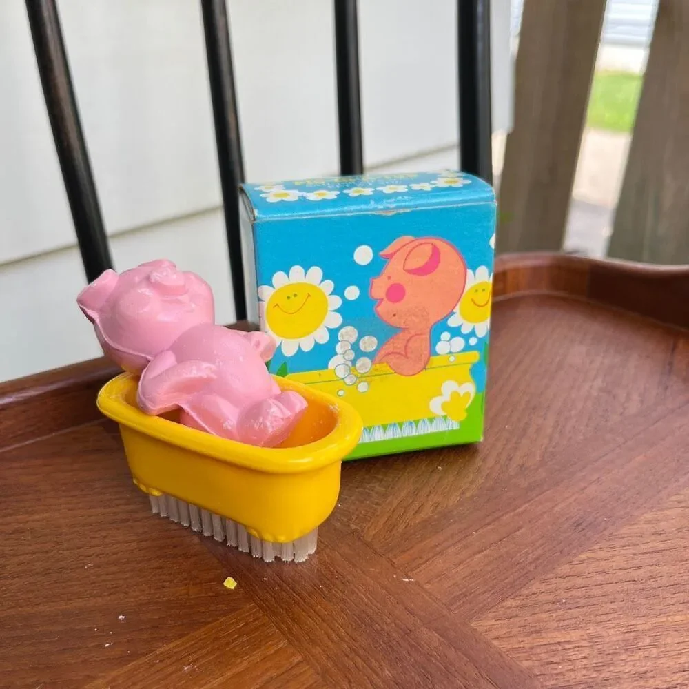 VTG Avon Pig-In-A-Tub Soap Nail Brush Gift Set Original Box 1970s